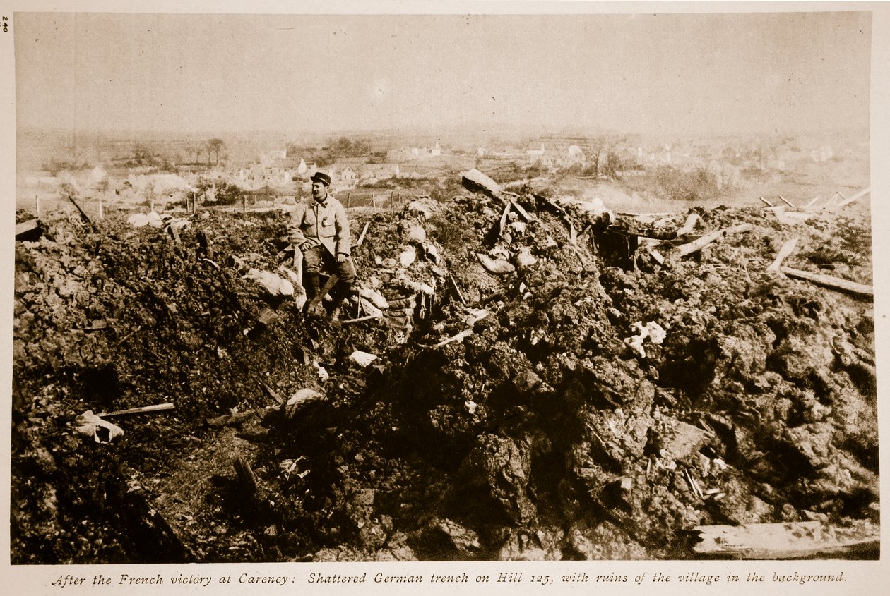Après la victoire française à Carency : Tranchée allemande détruite sur la colline 125, 1914-19 - French Photographer