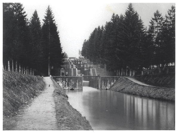 Écluses sur le canal de Briare - French Photographer