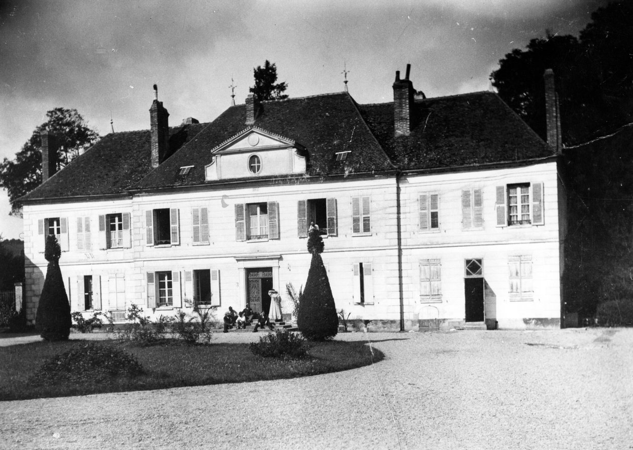 Façade du Relais, la maison des Natanson à Villeneuve-sur-Yonne - French Photographer