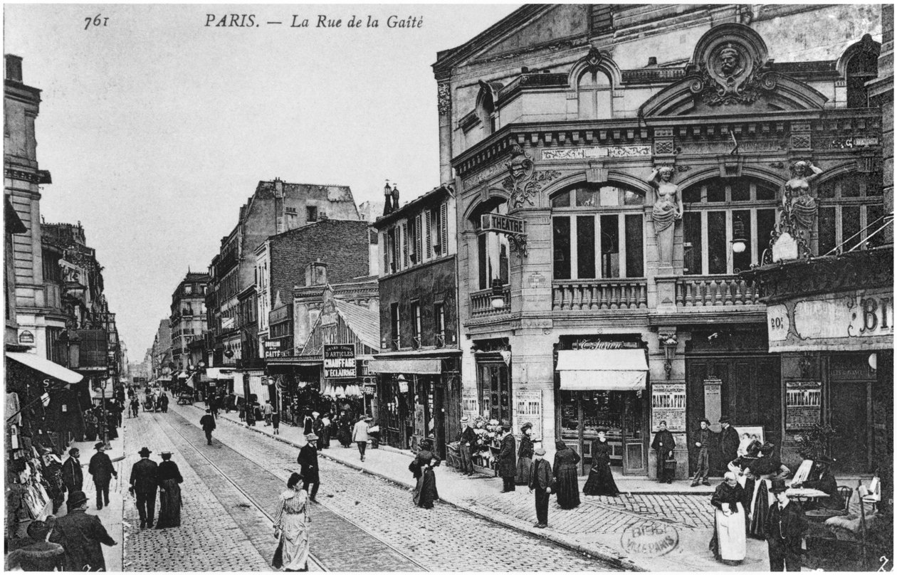Carte postale représentant la Rue de la Gaîté, Paris, avant 1914 - French Photographer