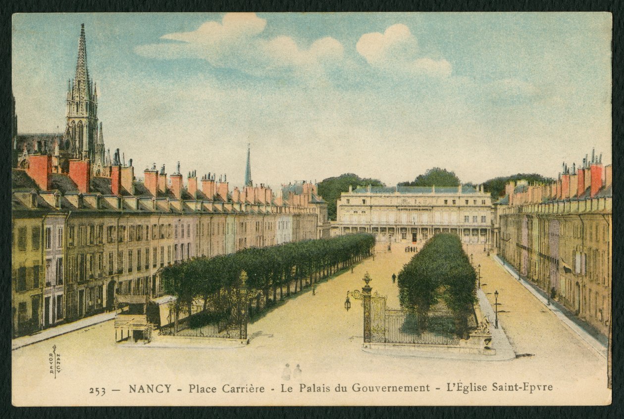 Carte postale représentant la place de la Carrière, le Palais du Gouvernement et l