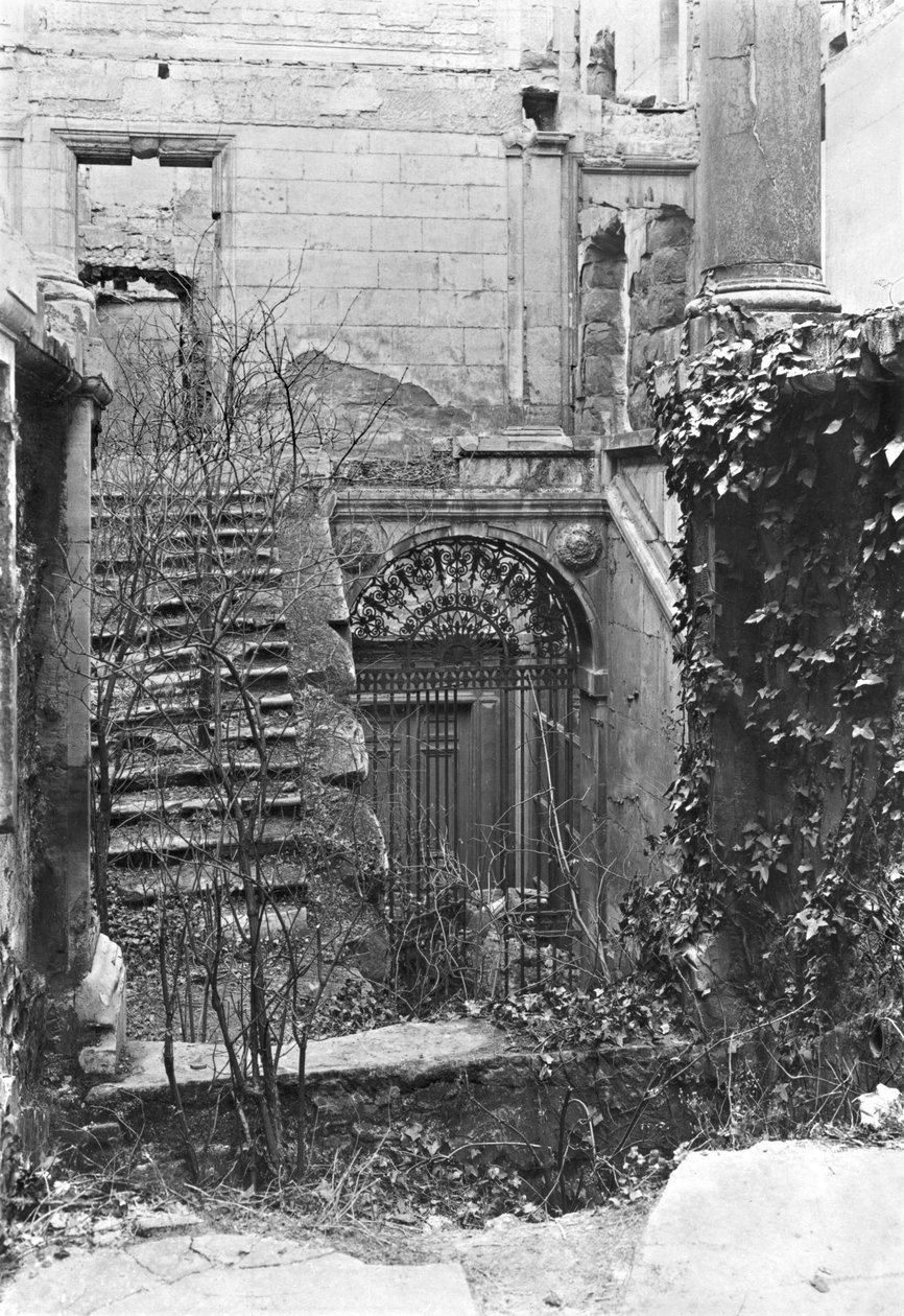 Ruines de la Cour des Comptes pendant la Commune de Paris, 1871 - French Photographer