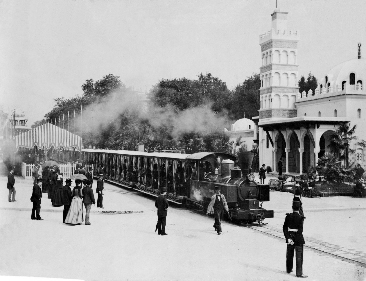 Train pour emmener les visiteurs autour du site de l