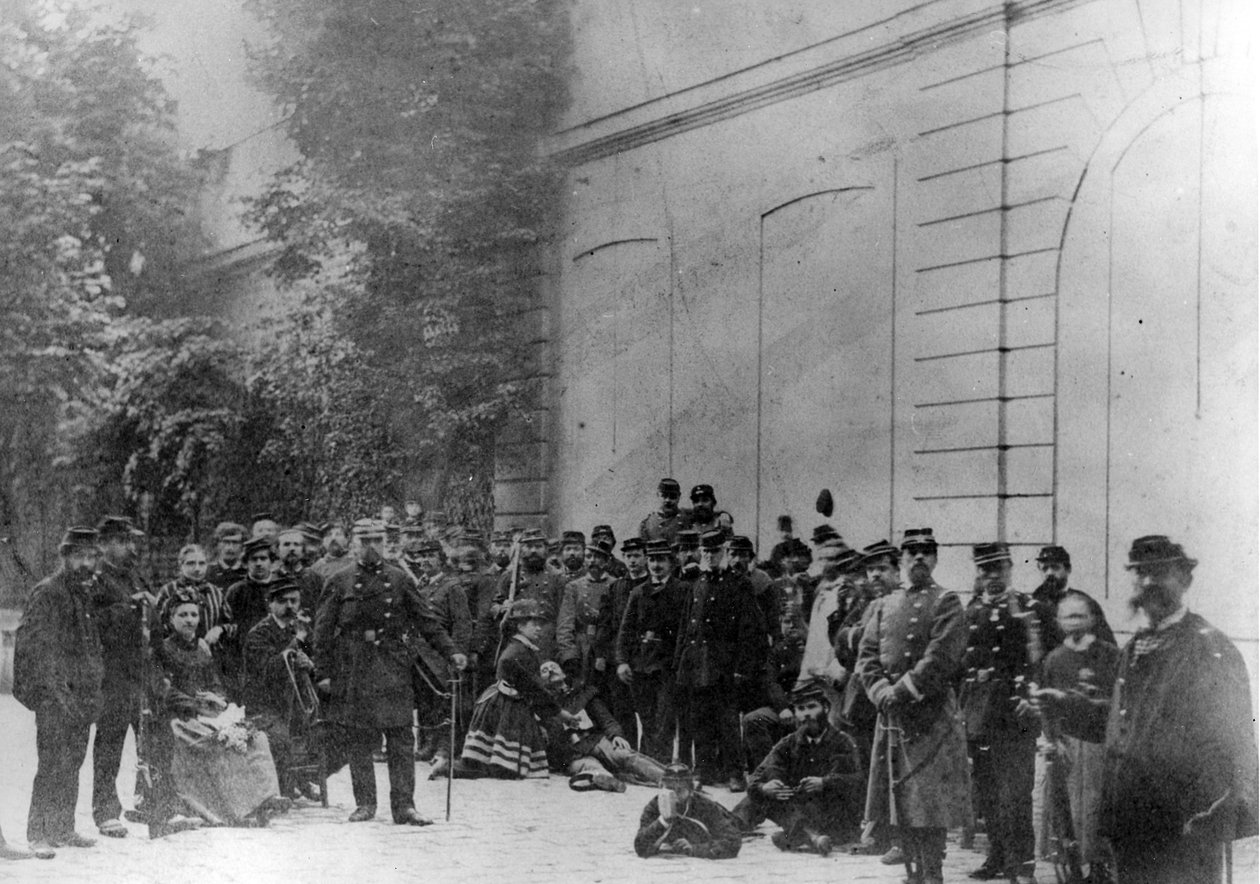 Troupes de la Commune de Paris, 1871 - French Photographer