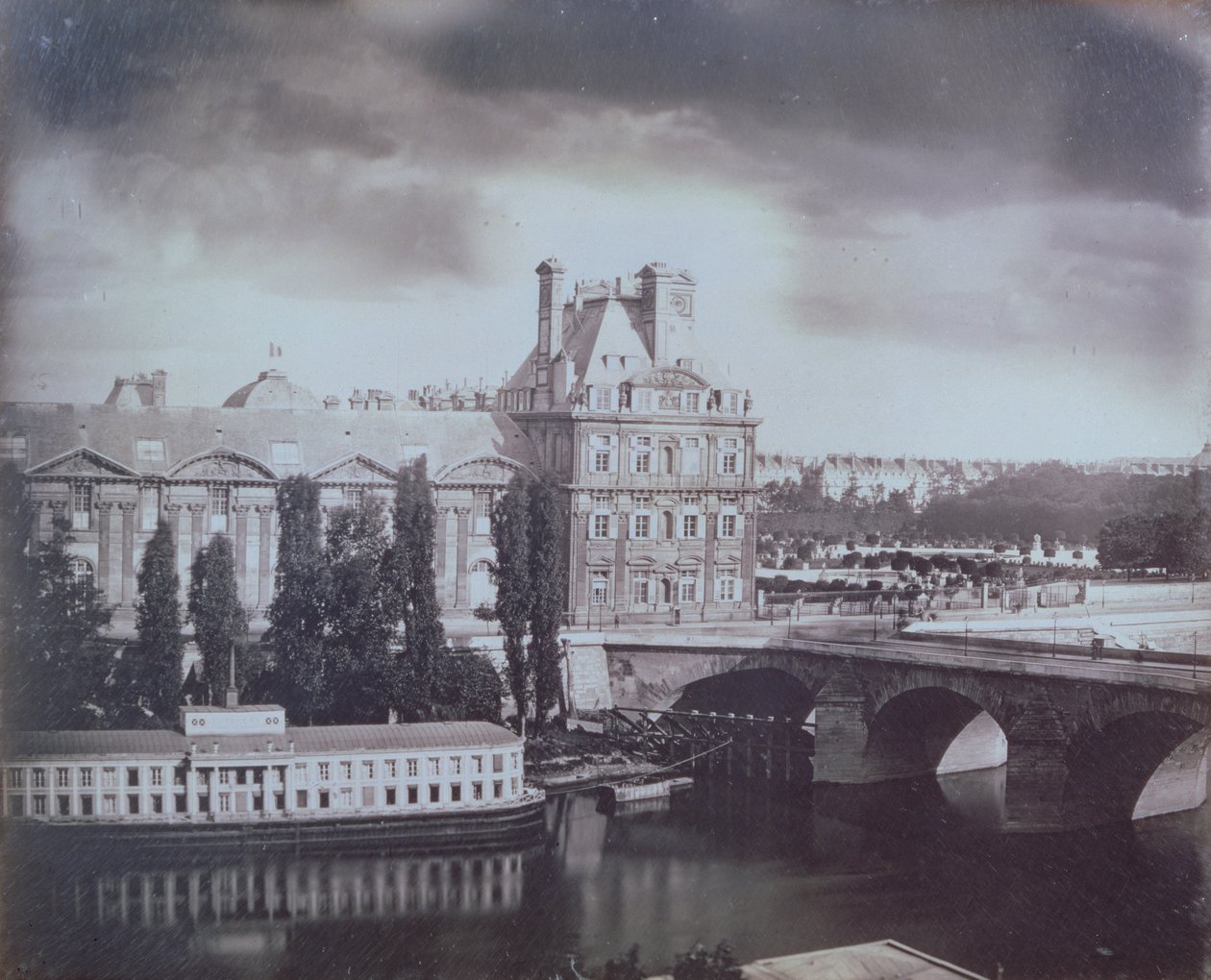 Vue du Louvre et des Tuileries, vers 1850 - French Photographer
