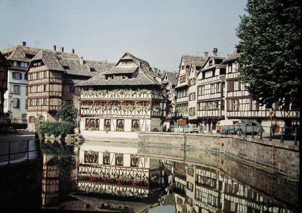 Maison des Tanneurs, dans le Quartier des Tanneurs, construite en 1572 - French School