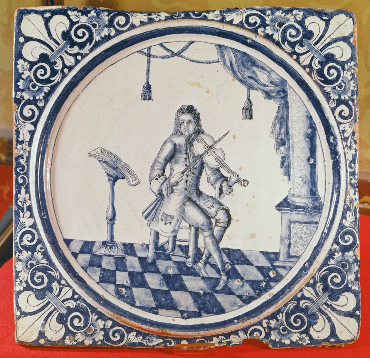 Carreau représentant un violoniste, de Rouen, 1706 - French School