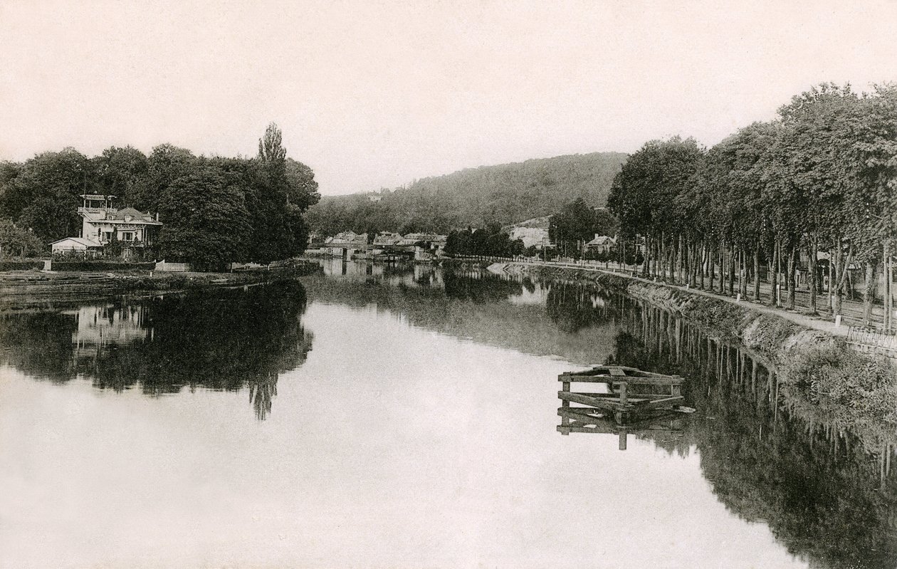 Bougival (Yvelines - 78 - Île-de-France) : berges de la Seine vues depuis la passerelle, début du 20e siècle (photo n/b) - French Photographer