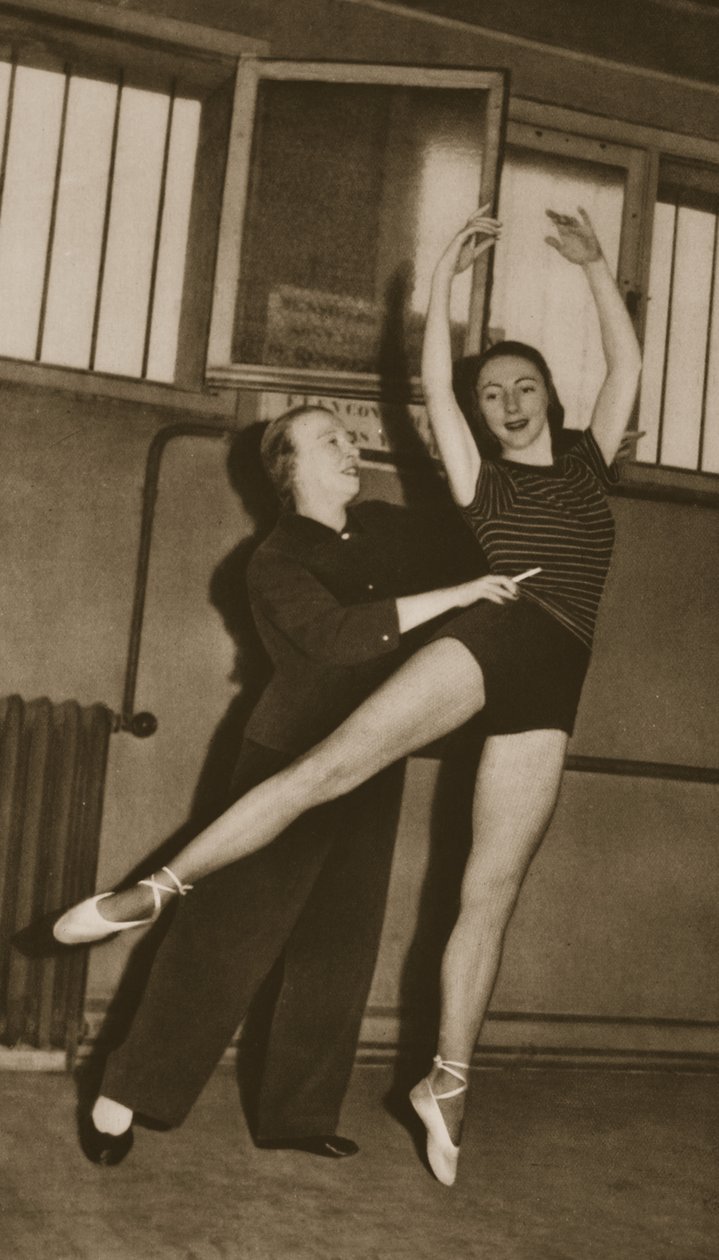 Bronislava Nijinska avec Rosella Hightower, du Grand Ballet de Monte-Carlo, 1949 (photogravure) - French Photographer