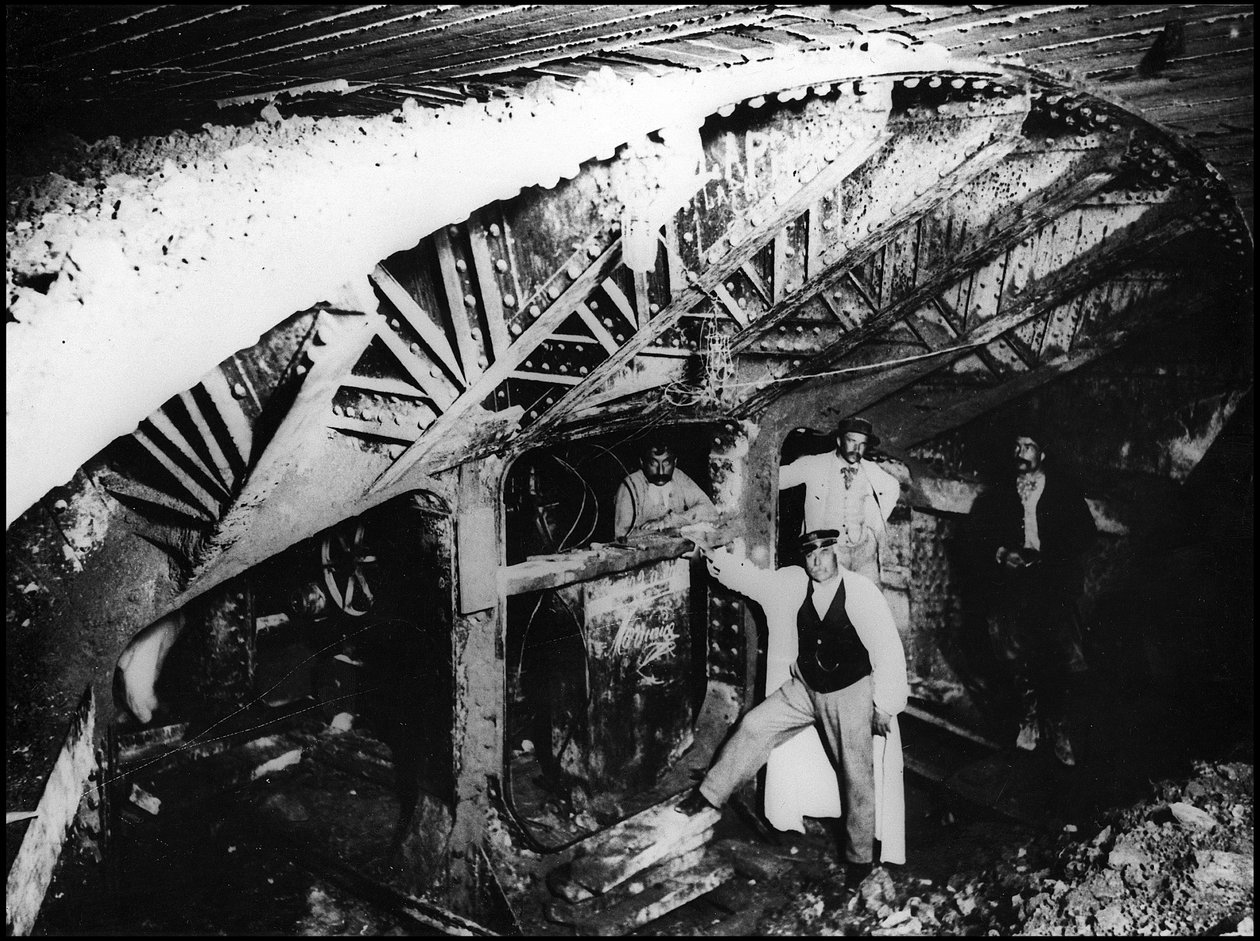 Construction du métro de Paris - Travaux du métro, ligne 1 - photographie - French Photographer