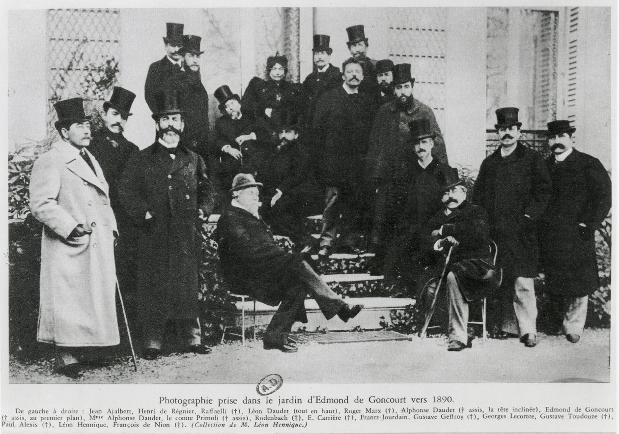 Groupe dans le jardin d
