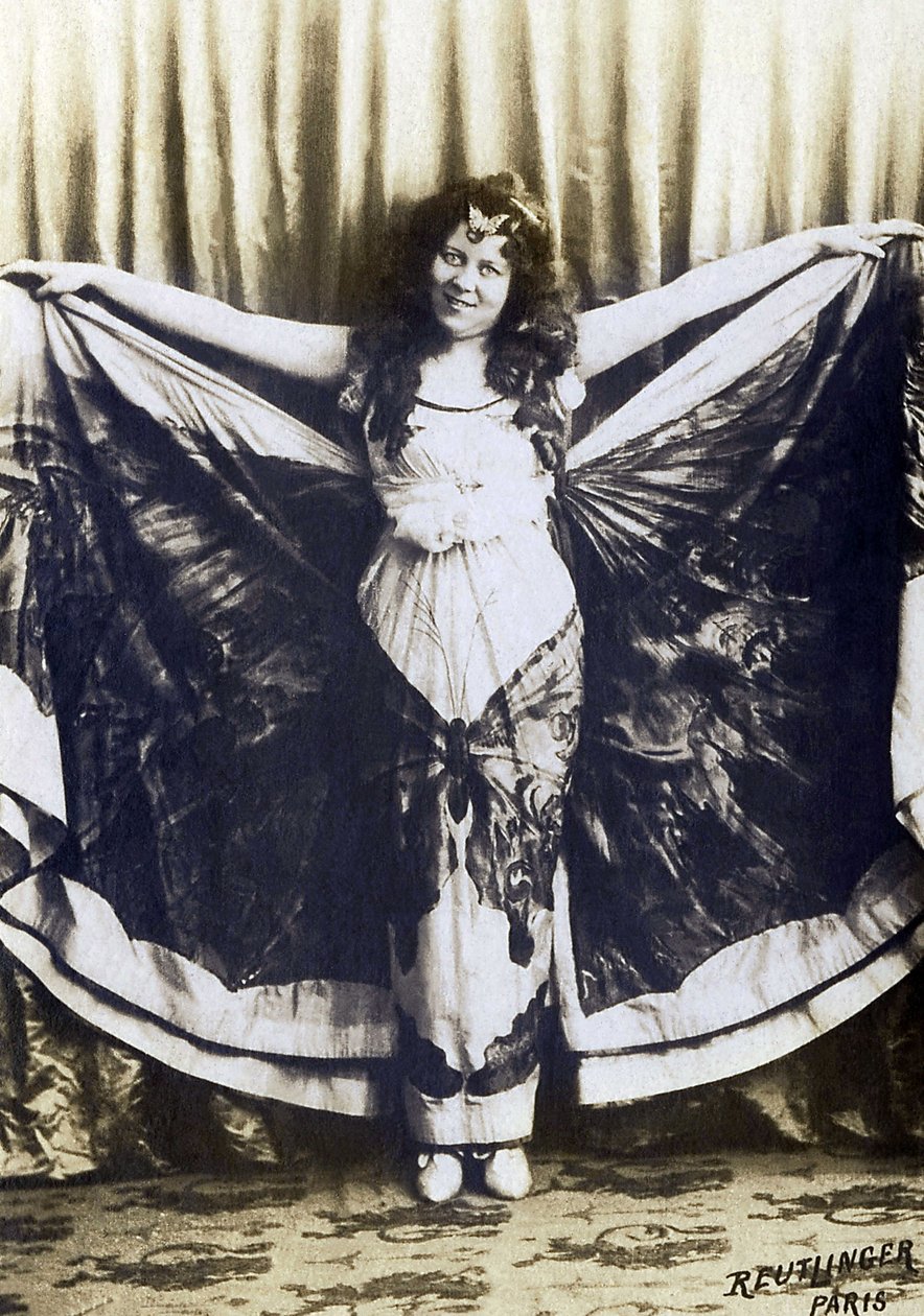 Portrait de Loie Fuller (1862-1928), comédienne, chanteuse, danseuse américaine. - French Photographer