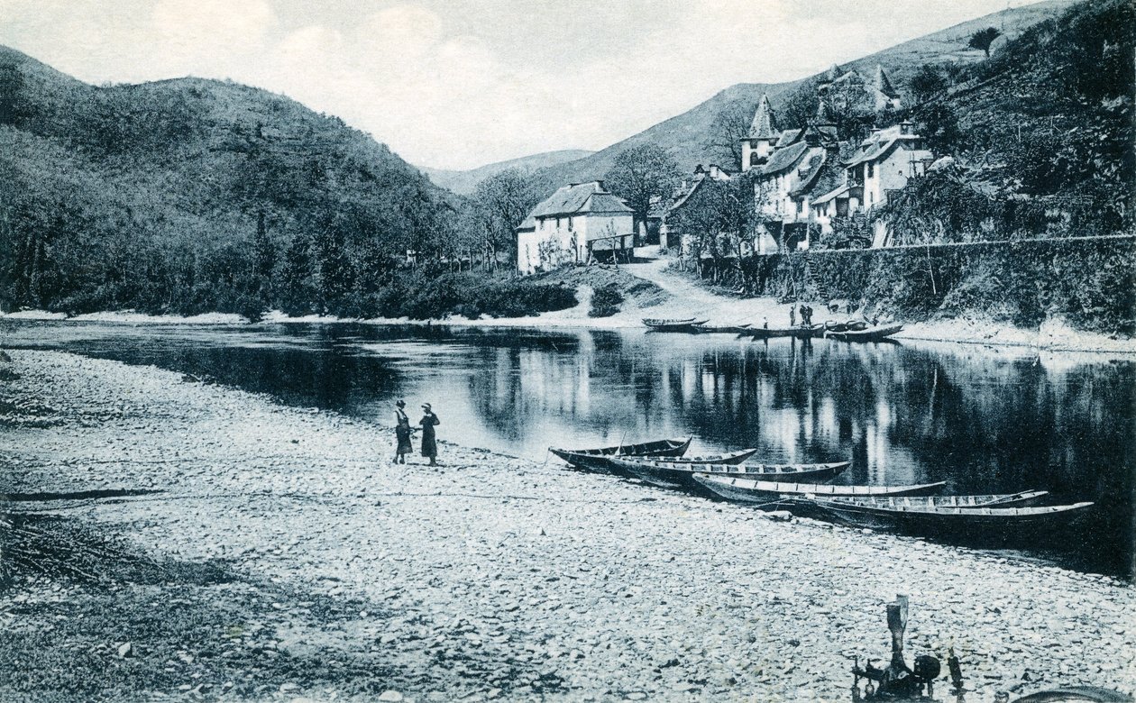 Les rives du Lot à Veillevie (Vallée du Lot), Cantal, Auvergne : carte postale de navigation en bateau, début du XXe siècle (photo) - French Photographer