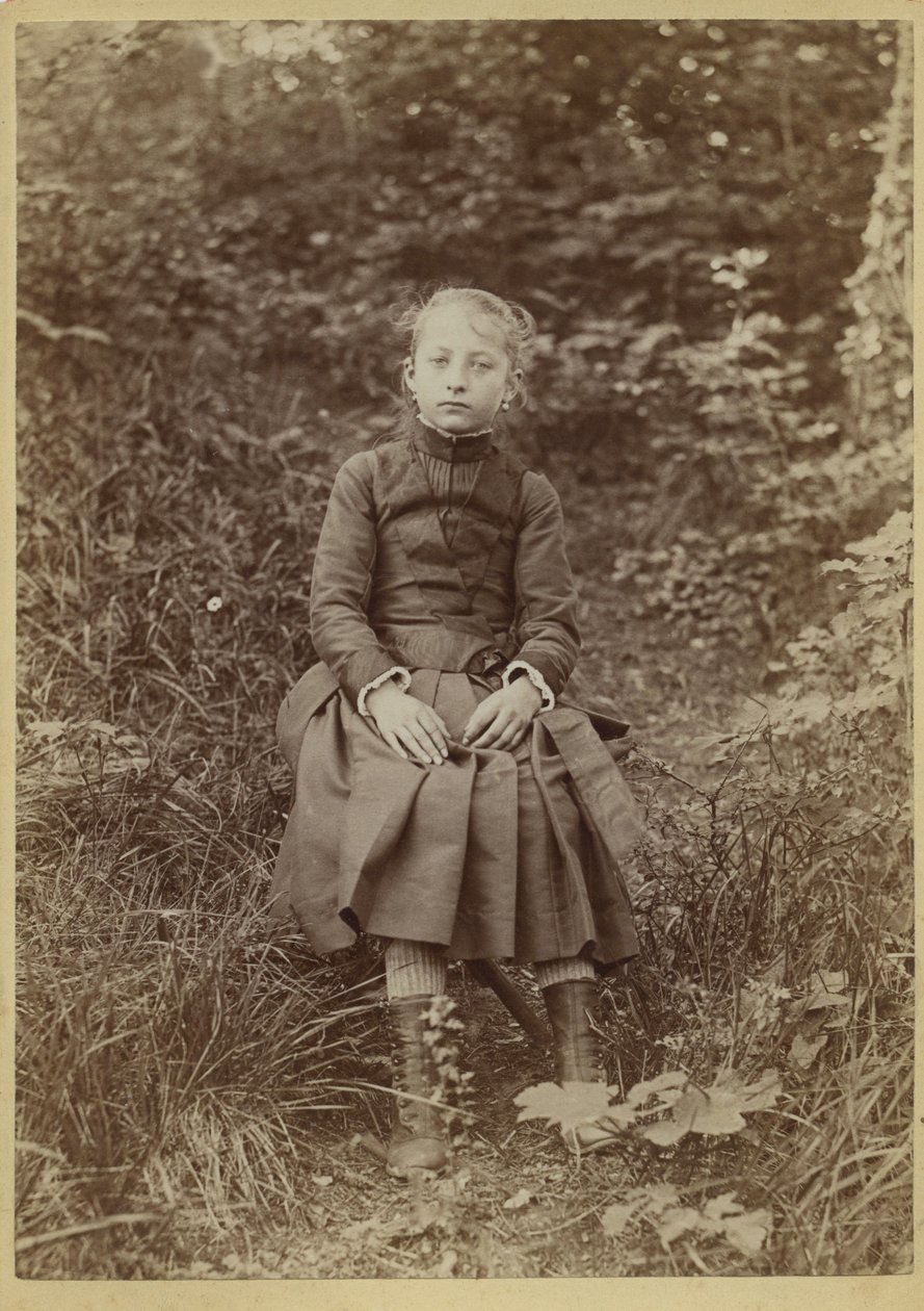 Jeune fille à la campagne, France, vers 1890 - French Photographer