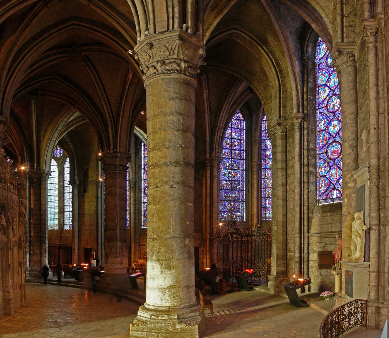 Vue de la section nord-est du déambulatoire - French School