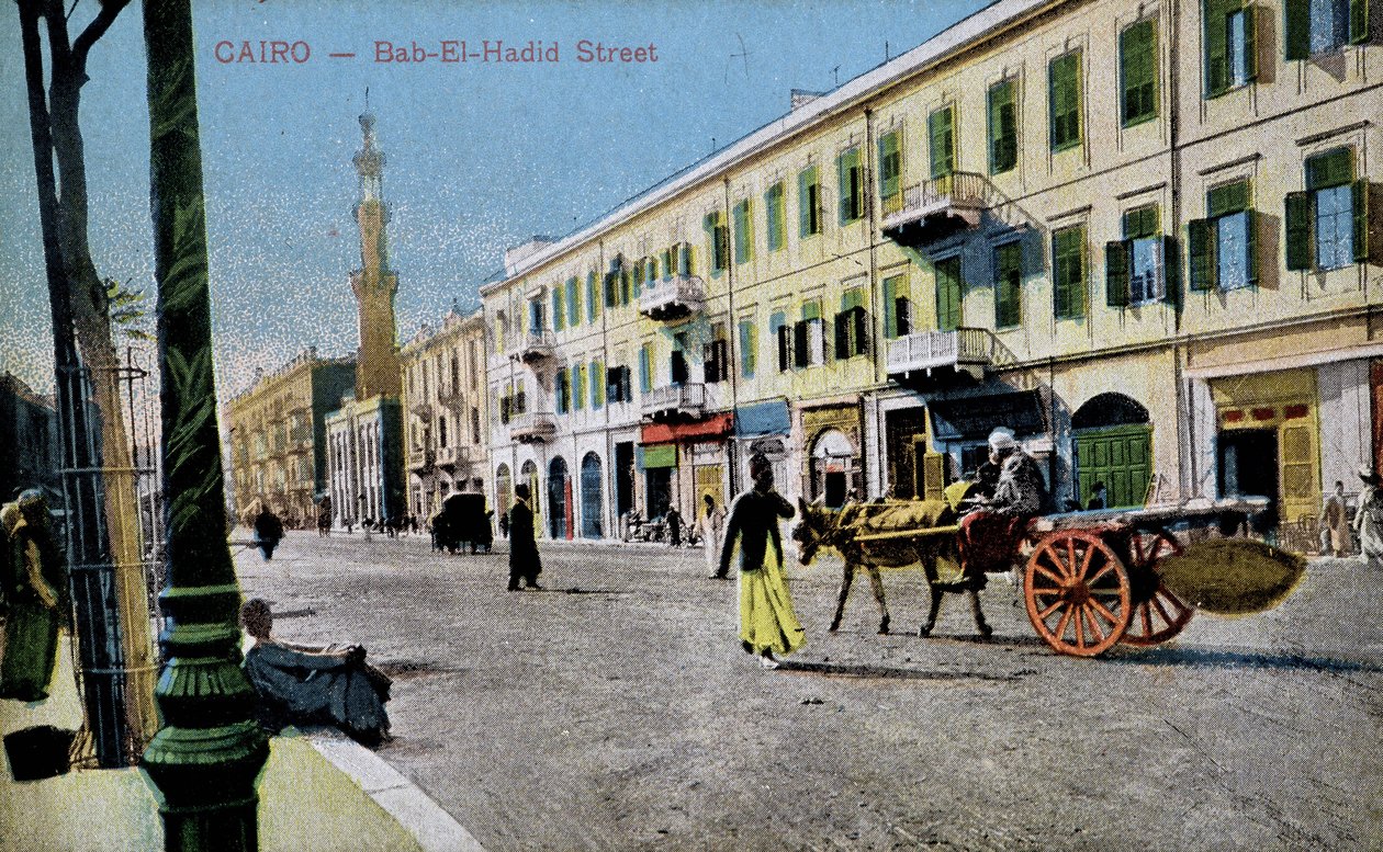 Carte postale du Caire : rue Bab El Hadid, vers 1900 (carte postale) - French School