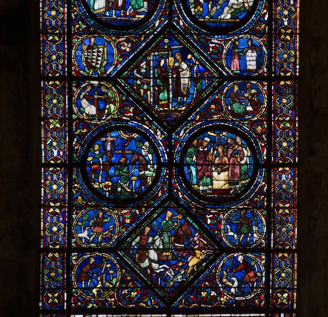 Cathédrale de Chartres, vitrail : vie de Saint Eustache, bas détail - French School