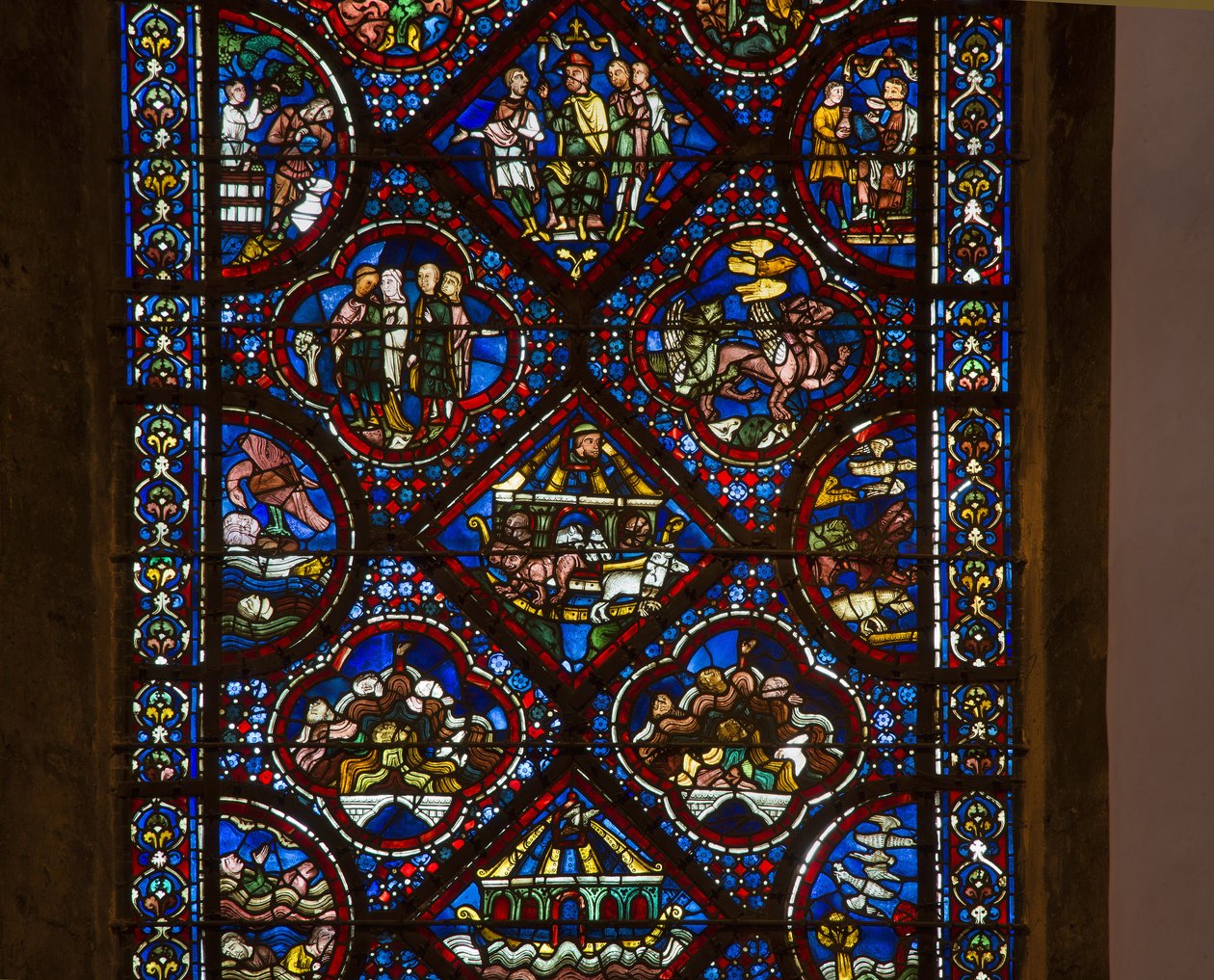 Cathédrale de Chartres, vitrail : vie de Noé, détail (centre) - French School