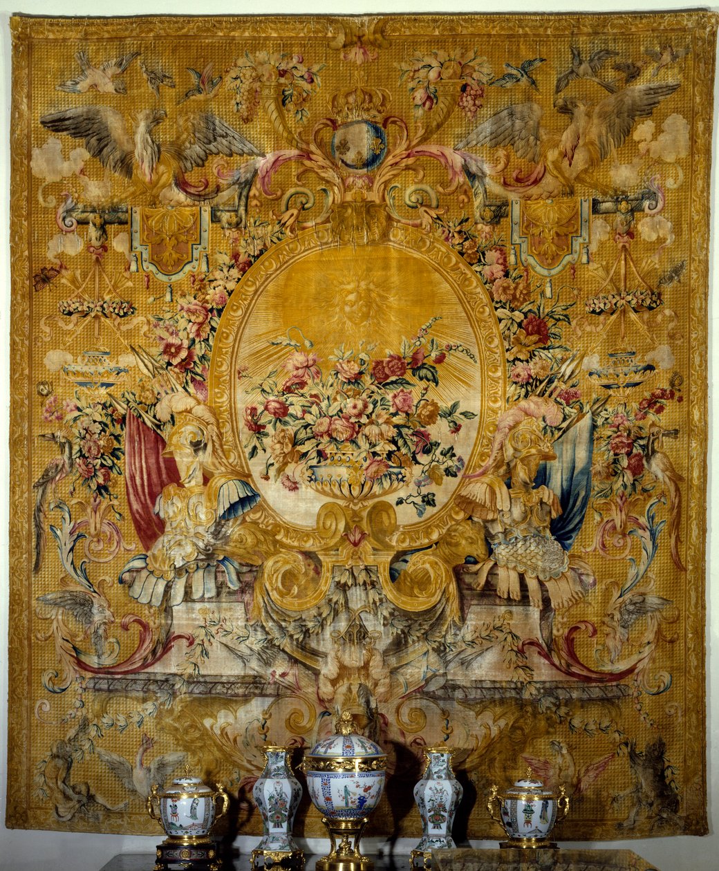 Panneau de porte de la gondole du roi. Tapisserie de soie réalisée dans l