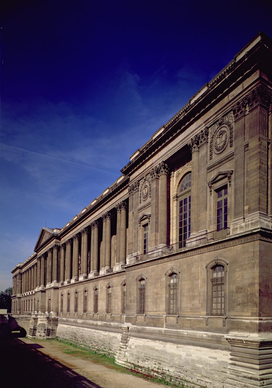 Façade est, entrée principale et colonnade conçues par Claude Perrault (1613-88) et autres, commencées en 1678, achevées par Jacques Germain Soufflot (1713-80) en 1774 - French School