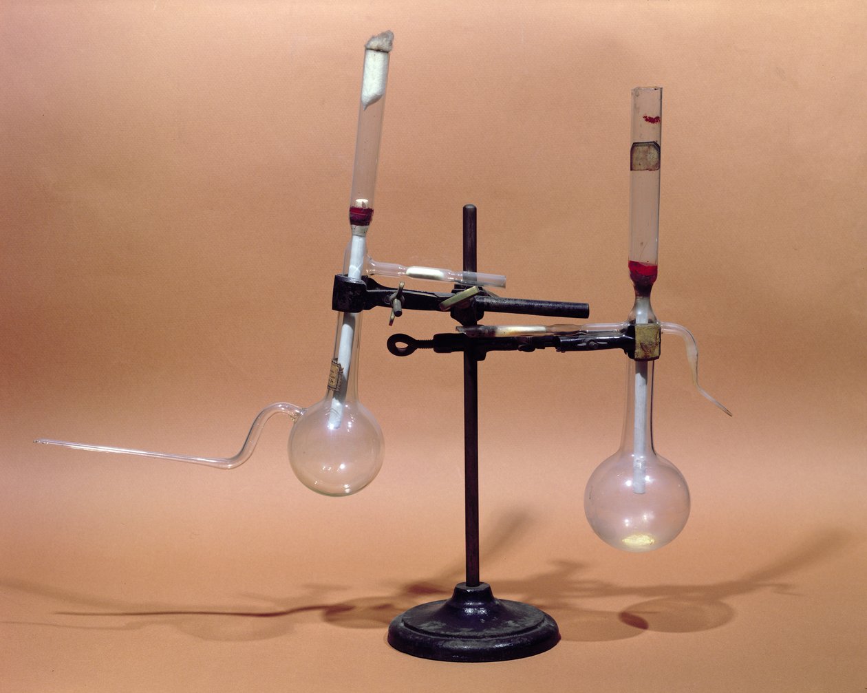 Premier tube filtrant conçu par Dr. Charles Chamberland (verre) - French School