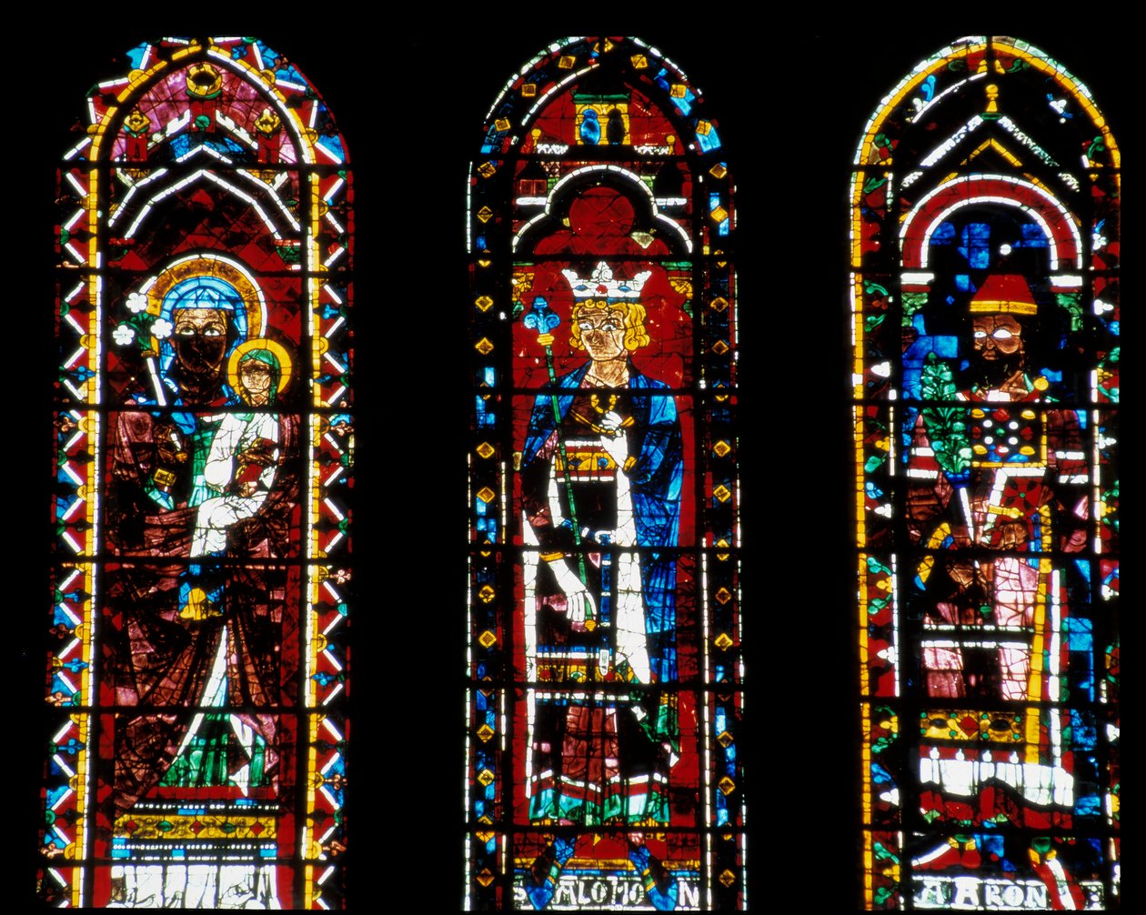 Art gothique : Sainte Anne la Plus, Salomon et Aaron. Lancettes sous la Rosace du Nord (dite Rosace de la Vierge, vers 1235) de la Cathédrale Notre-Dame de Chartres (Eure-et-Loir) - French School