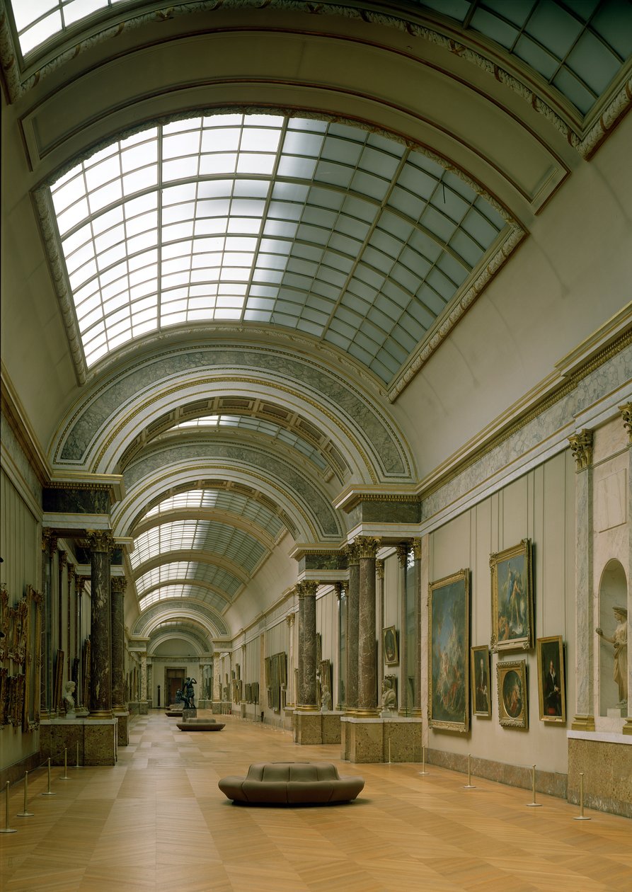 Vue intérieure de la Grande Galerie, XVIe-XIXe siècle - French School