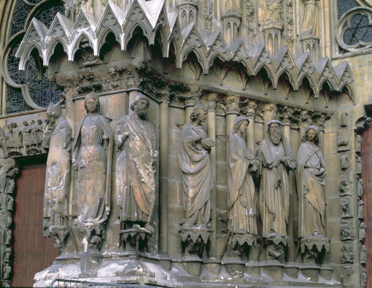 Figures de jambage du côté gauche du portail central, façade ouest, 13e-14e siècle - French School