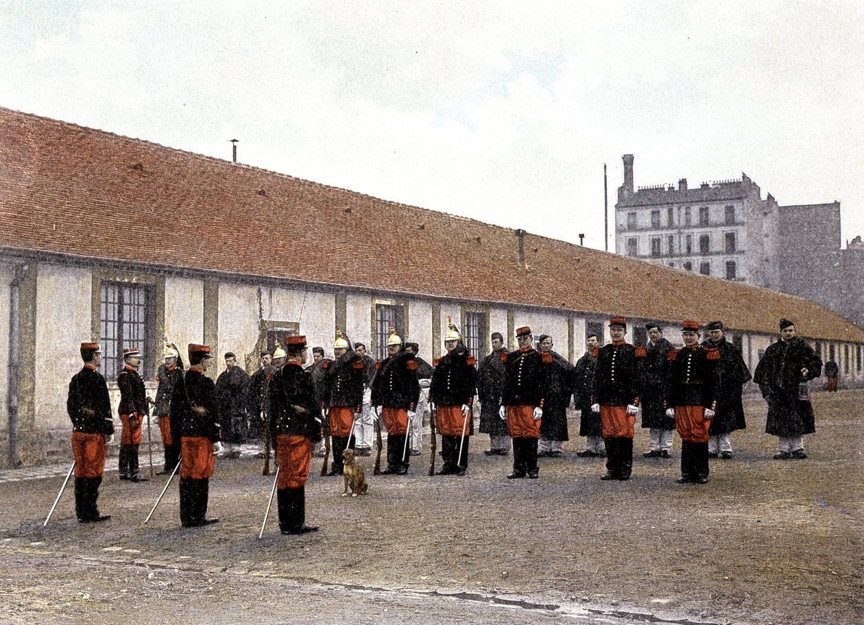 La parade - dans « Album militaire » - cavalerie : service domestique - French School