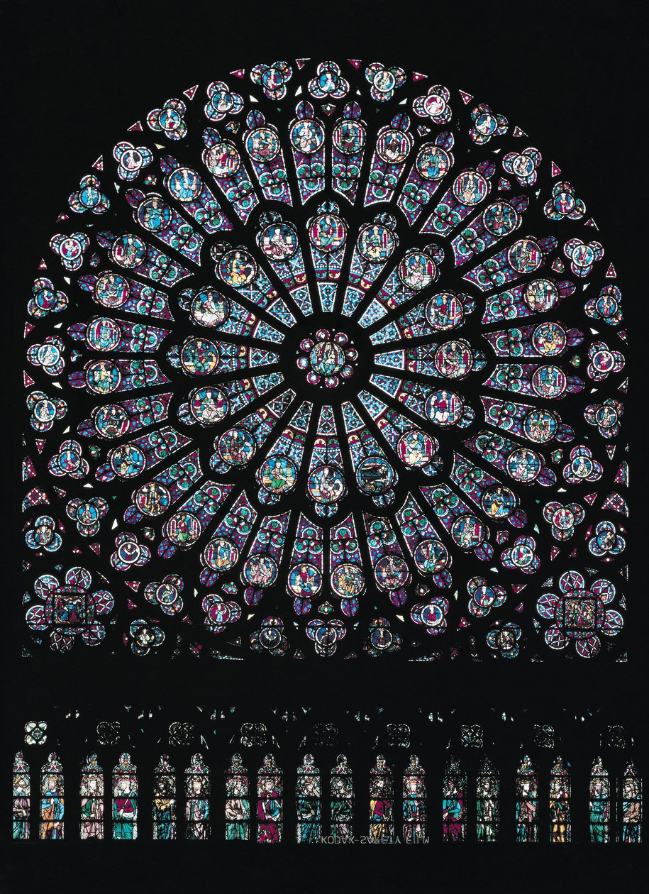 Rosace du transept nord représentant la Vierge et l