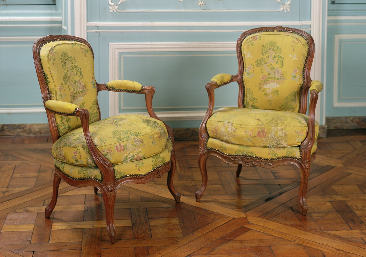 Paire de fauteuils Louis XV, 1723-74 - French School