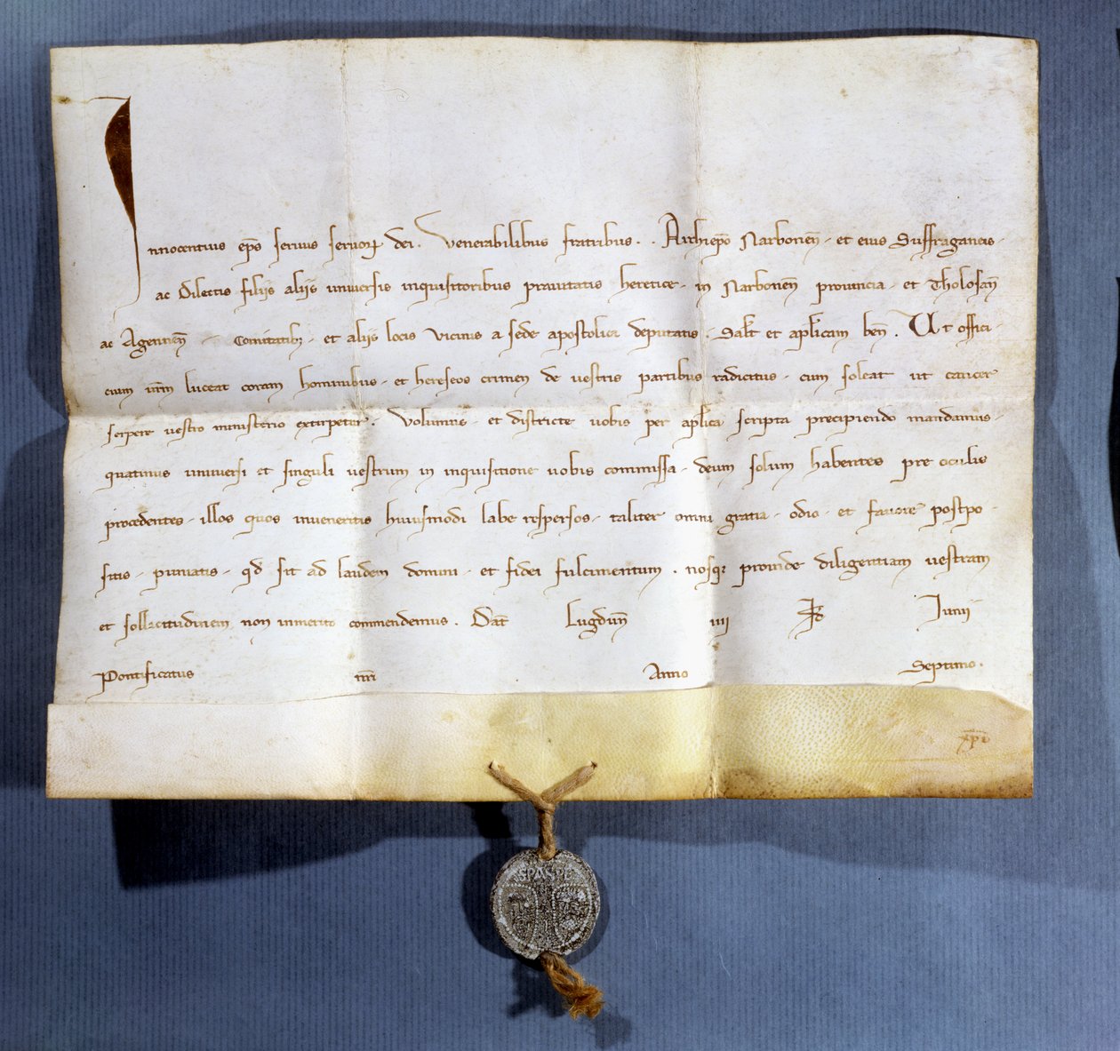 Bulle papale du pape Innocent IV (d.1254) contre les Albigeois - French School