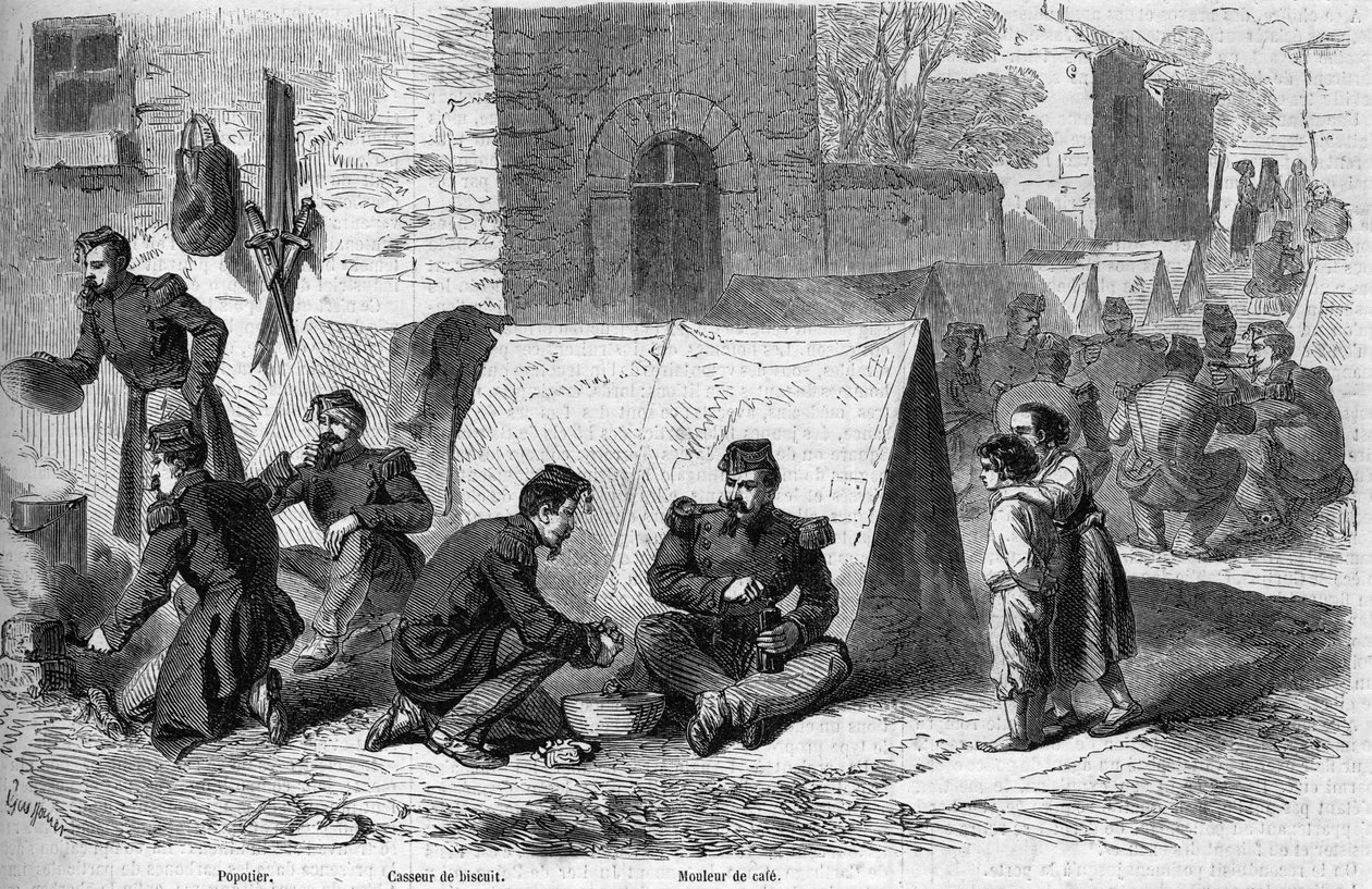 Préparation de la « popote » (repas) du 1er régiment de grenadiers de la Garde Impériale française pendant le Risorgimento. De gauche à droite : un « popotier », un « casse-biscuit » et un « cafetier ». Cavriana, Italie - French School