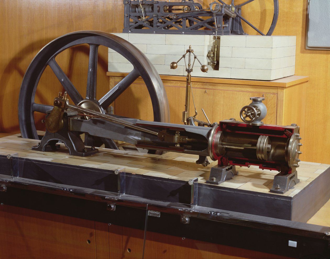 Reconstruction de la machine à vapeur inventée par George Henry Corliss (1817-88) (métal) - French School