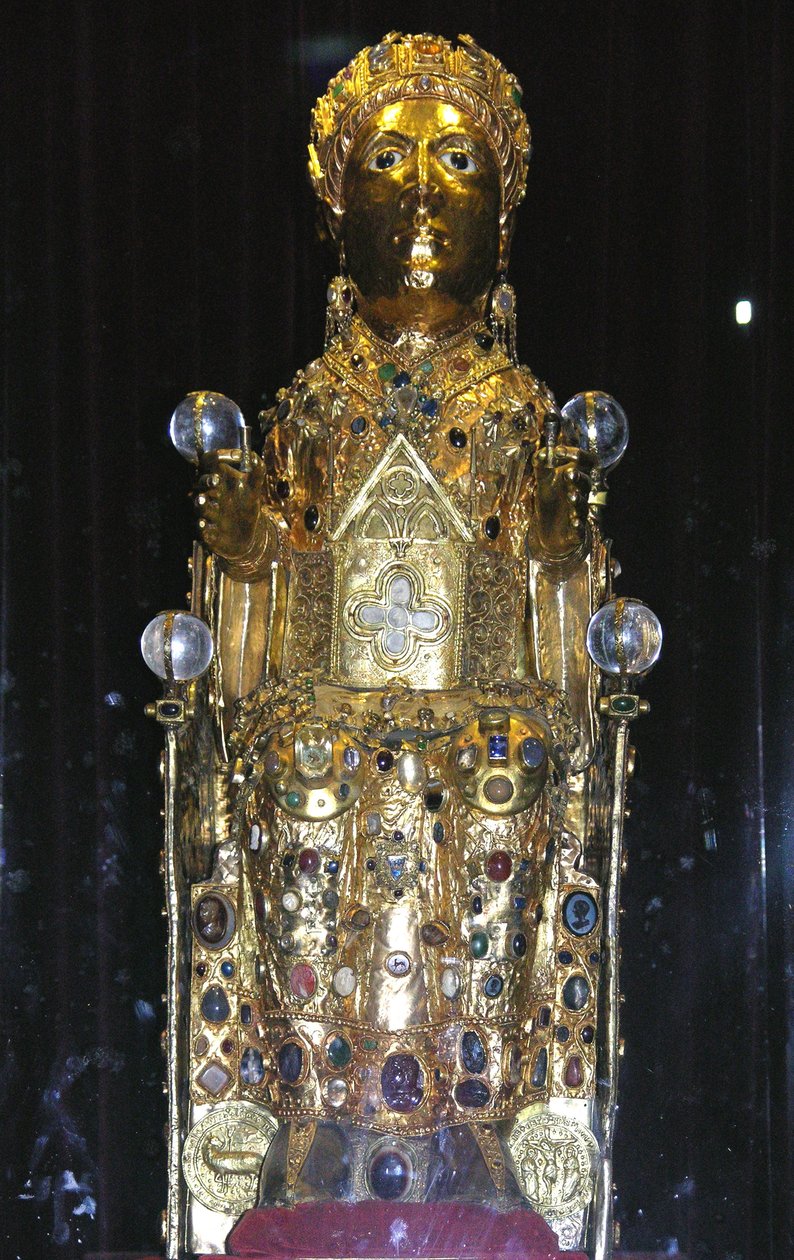 Statue reliquaire de Sainte-Foy, vers 980 (or, argent, bois, pierres précieuses et semi-précieuses) - French School