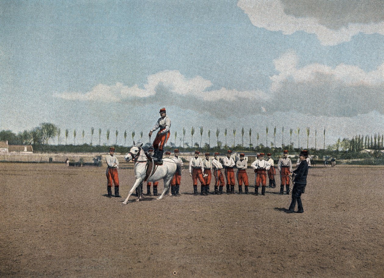 École spéciale militaire de Saint-Cyr, service interne : Acrobaties. Les cavaliers de la section exécutent tous les exercices d