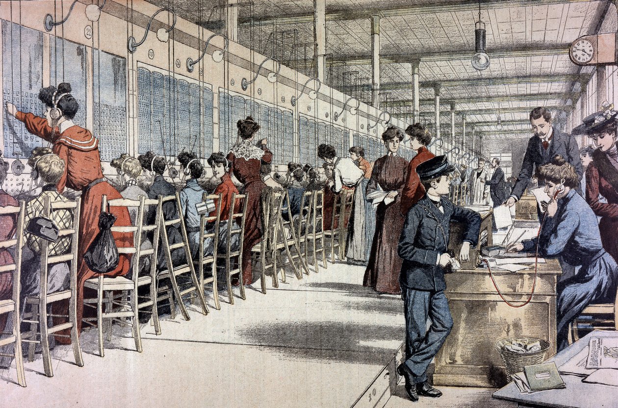 Centrale téléphonique, Paris - French School