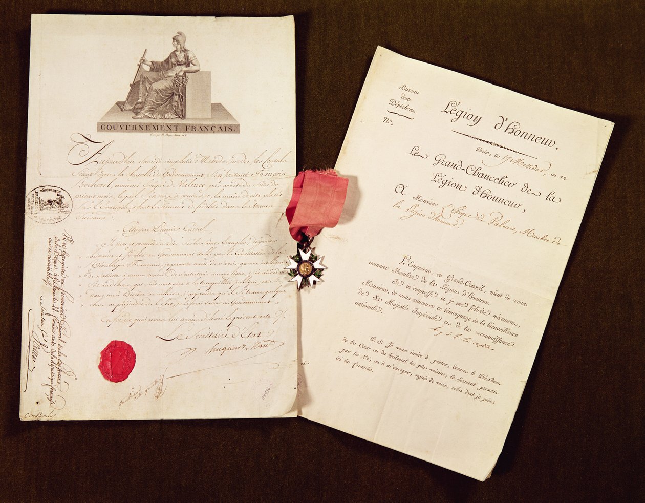 Documents et médaille de la nomination de François Becherel comme chevalier de la Légion d