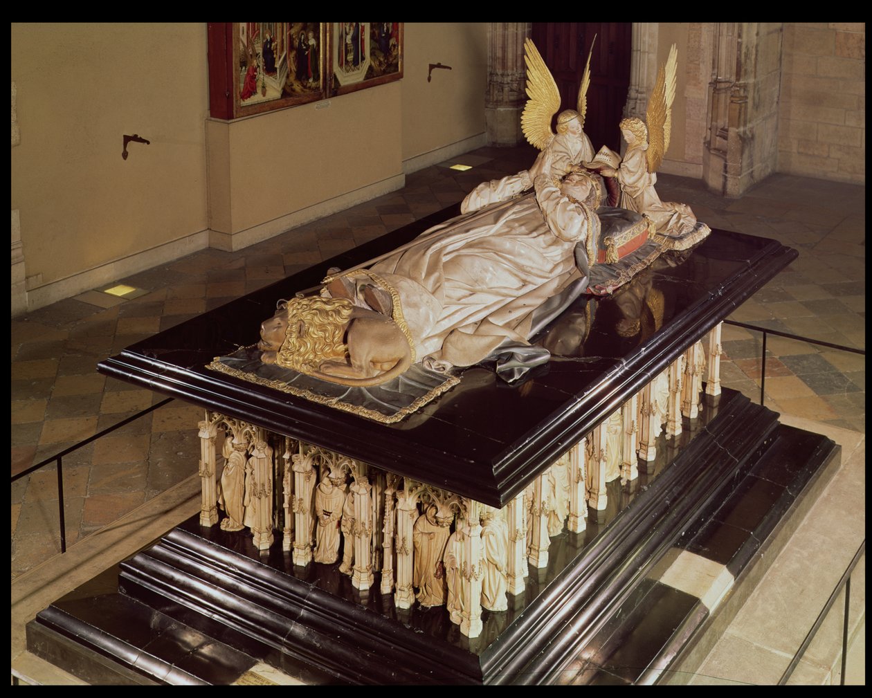 Le tombeau de Philippe le Hardi, duc de Bourgogne (1342-1404), par Jean de Marville (d.1389), Claus Sluter (d.1406) et Claus de Werve (c.1380-1439), commandé pour le monastère de Champmol, 1385-1410 - French School