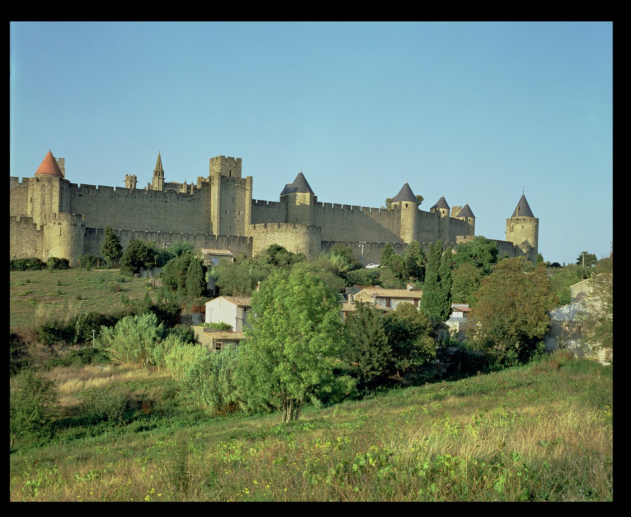 Vue des murs de la ville - French School