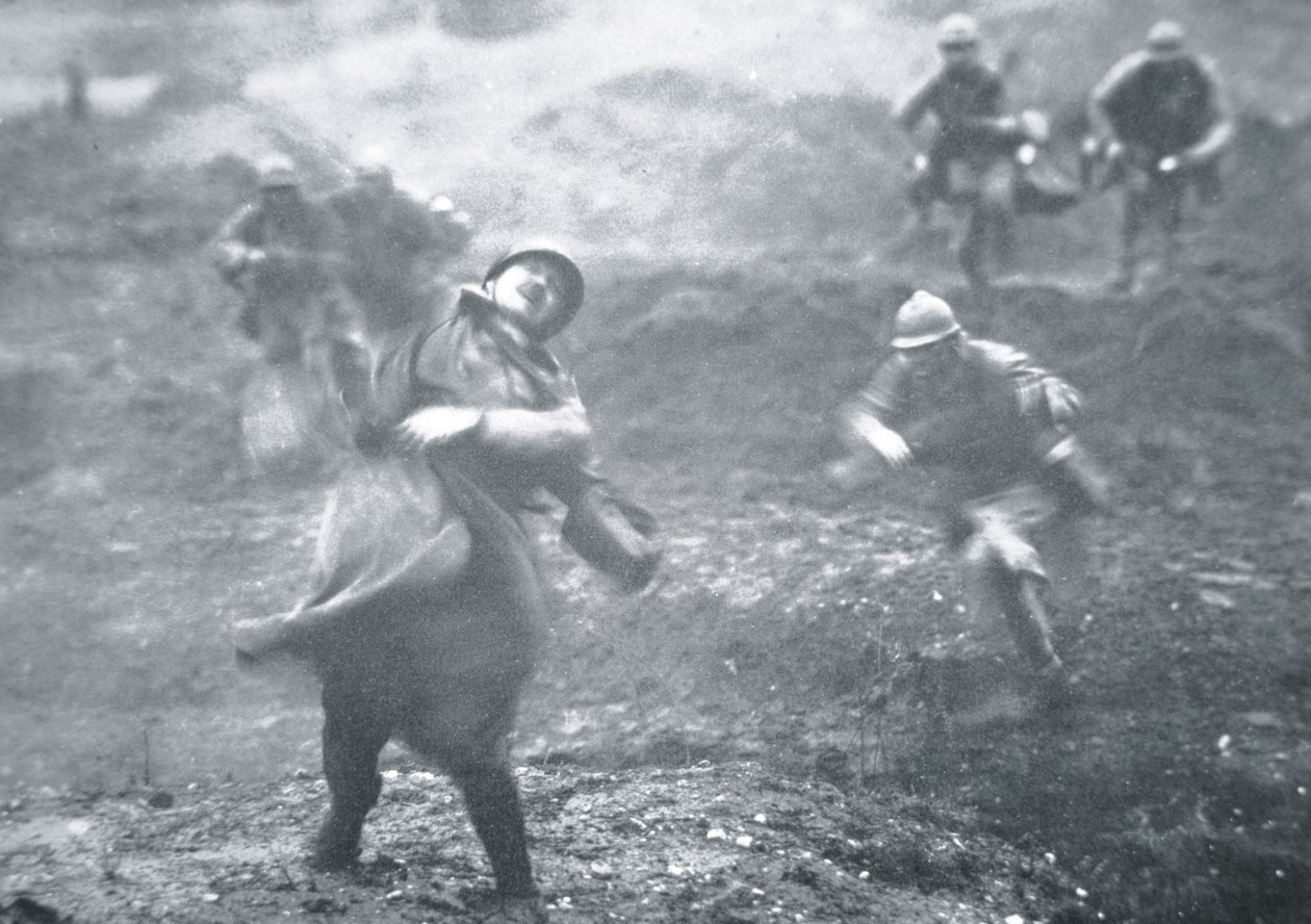 Soldat français de la Première Guerre mondiale touché par des tirs lors d