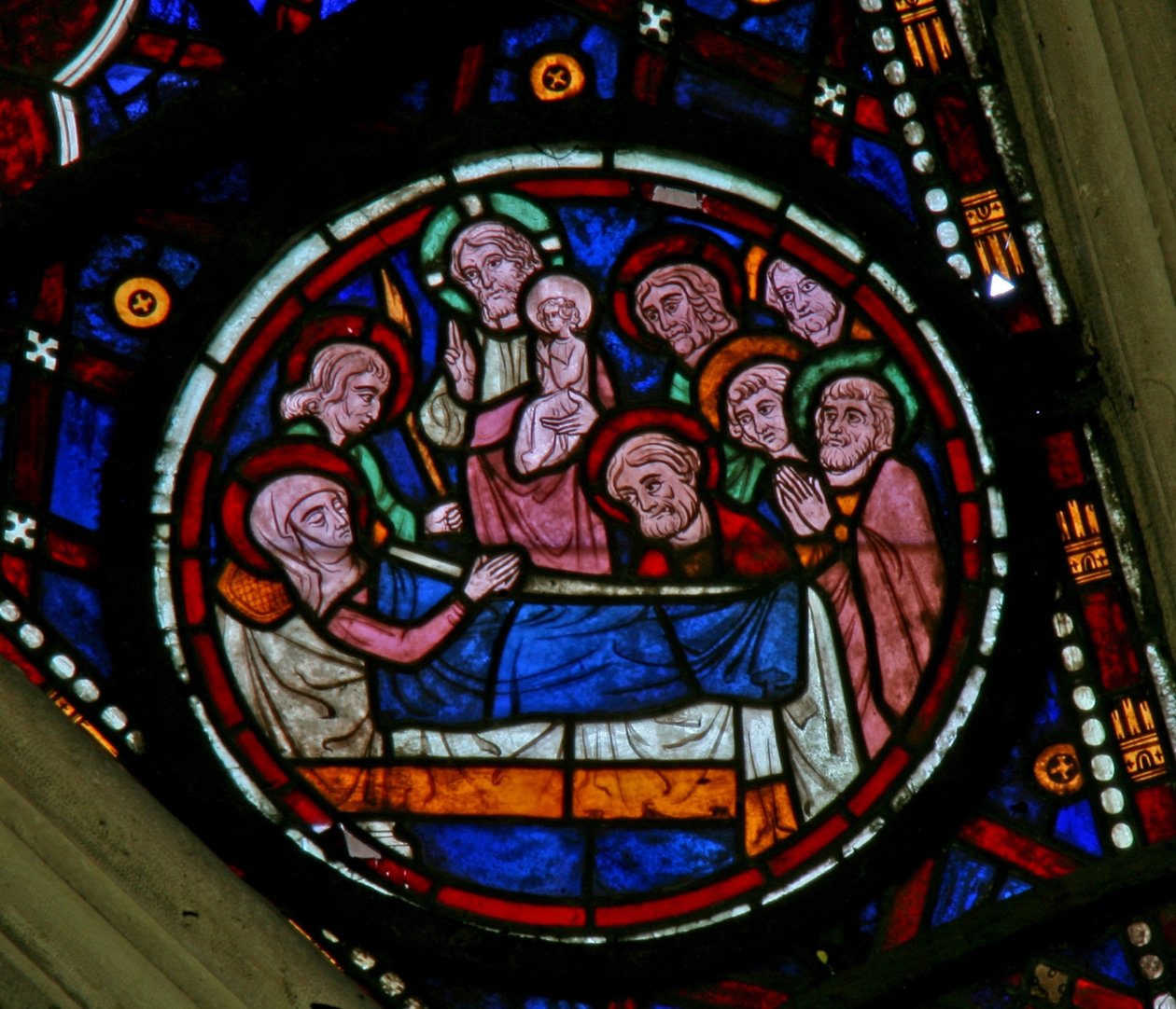 Fenêtre rose nord représentant la Mort de la Vierge Marie - French School