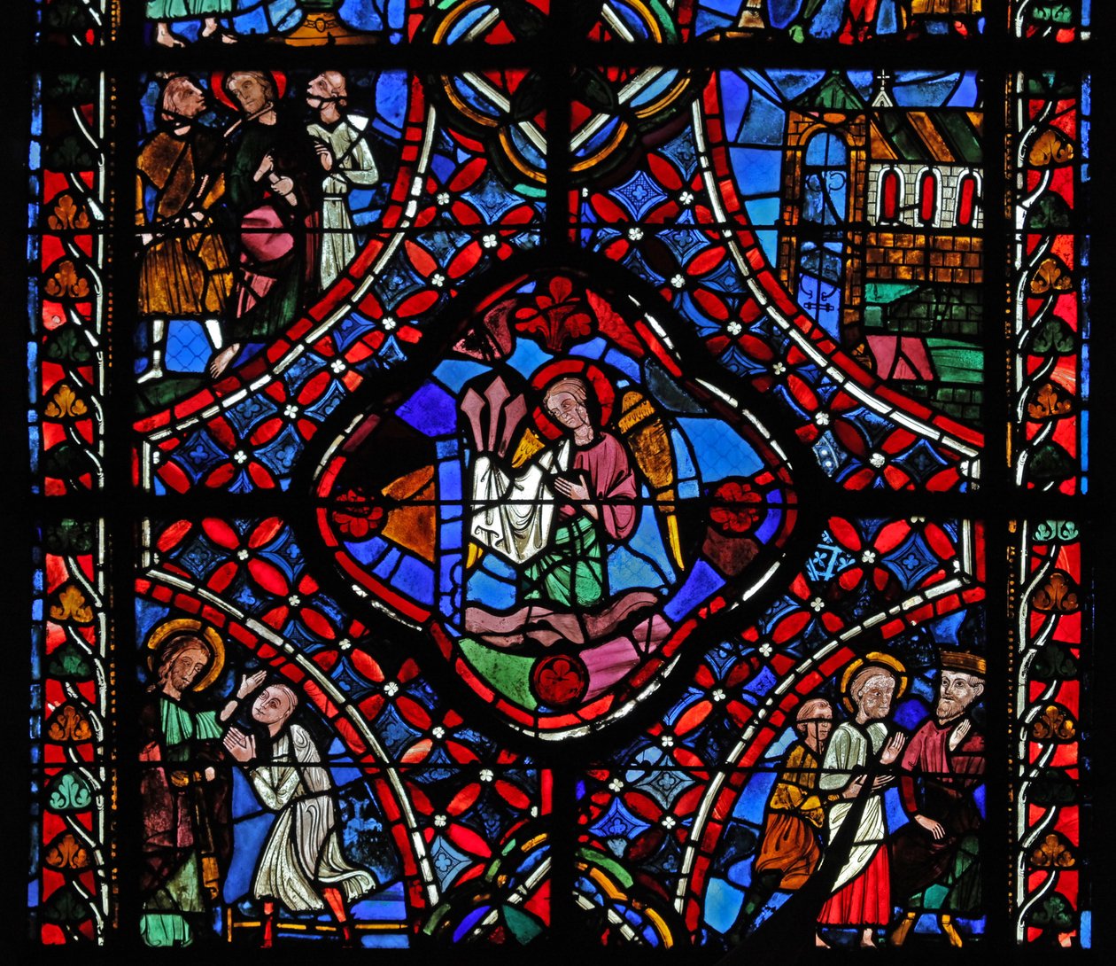 Fenêtre représentant la deuxième section de la fenêtre de Saint Jacques, w5 : au centre se trouvent les clous de la Passion ; Philetus est converti ; Hermogène avec Saint Jacques ; une église ; Saint Jacques avec 2 hommes - French School