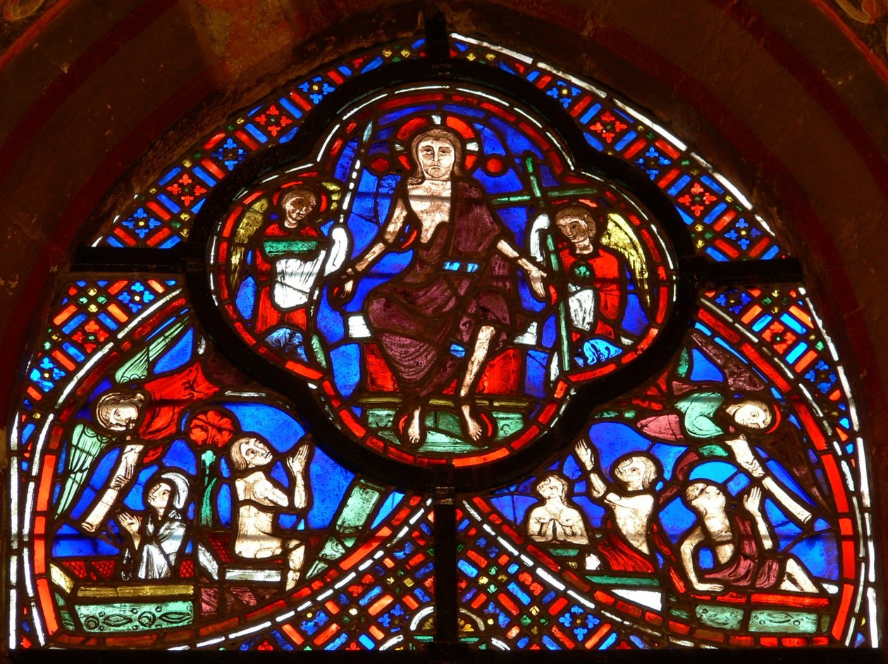 Fenêtre w0 représentant le Jugement Dernier : Christ et anges portant les instruments de la Crucifixion : lance et Croix - French School