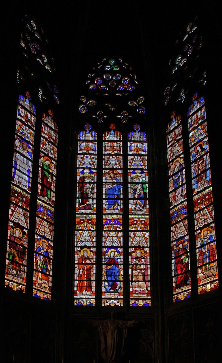 Fenêtre w0 représentant des lumières de remplage et des sommets de canopée dans la chapelle orientale - French School