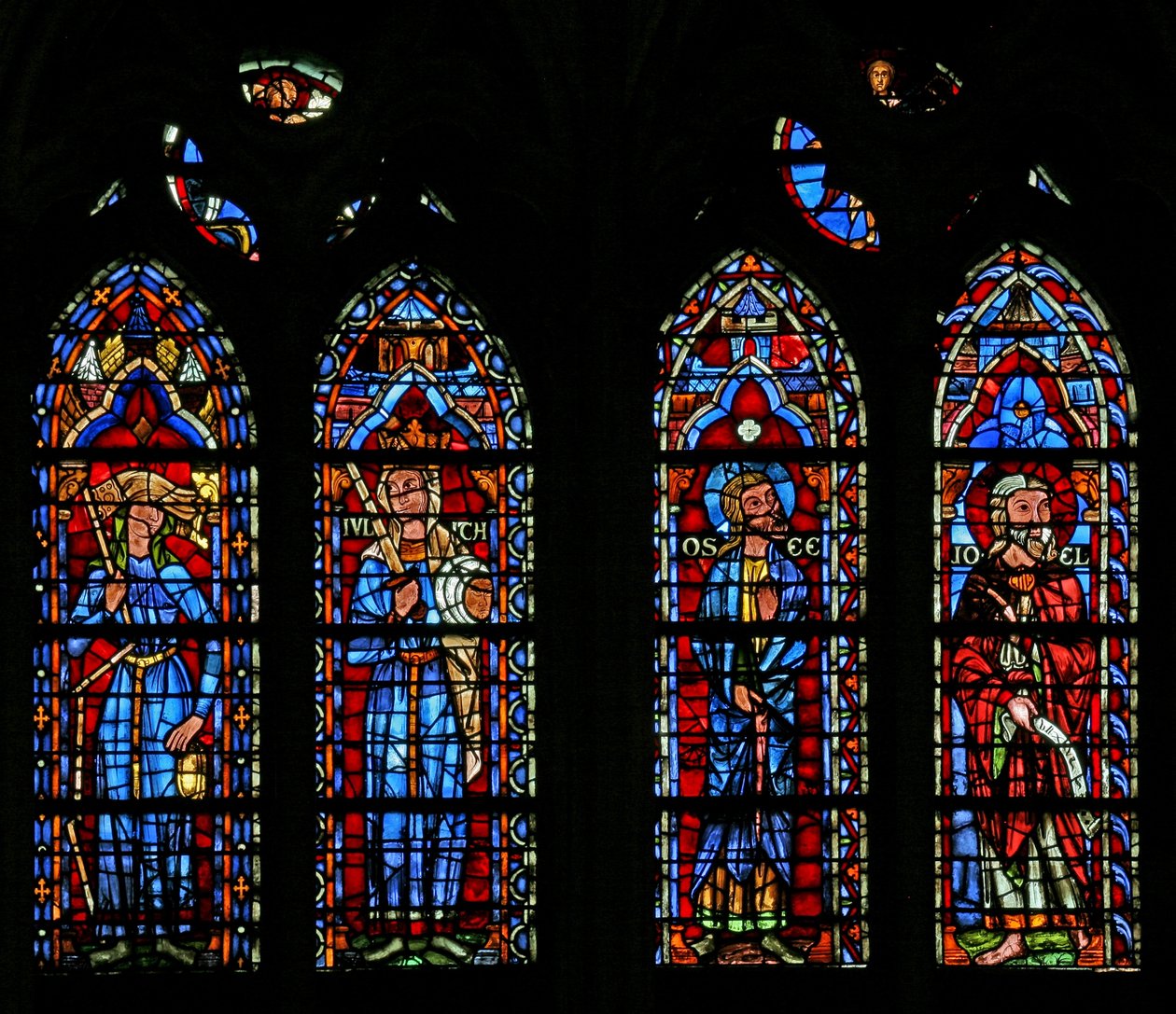Fenêtre w103 représentant la Synagogue, Judith, les prophètes Osée et Joël - French School