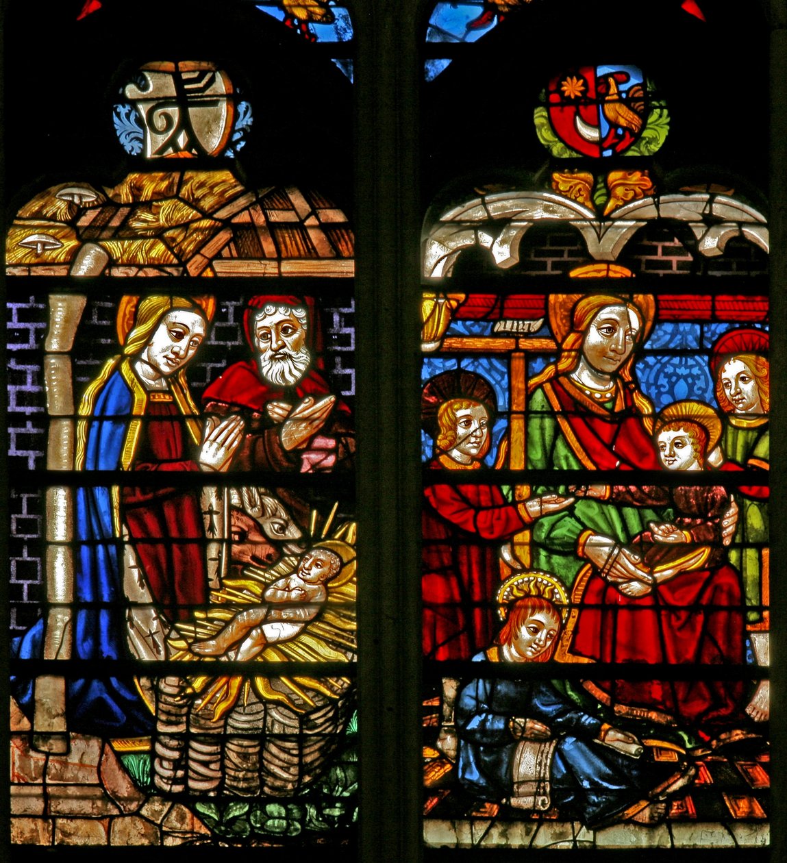 Fenêtre w132 représentant la Nativité; Marie Cléophas et l