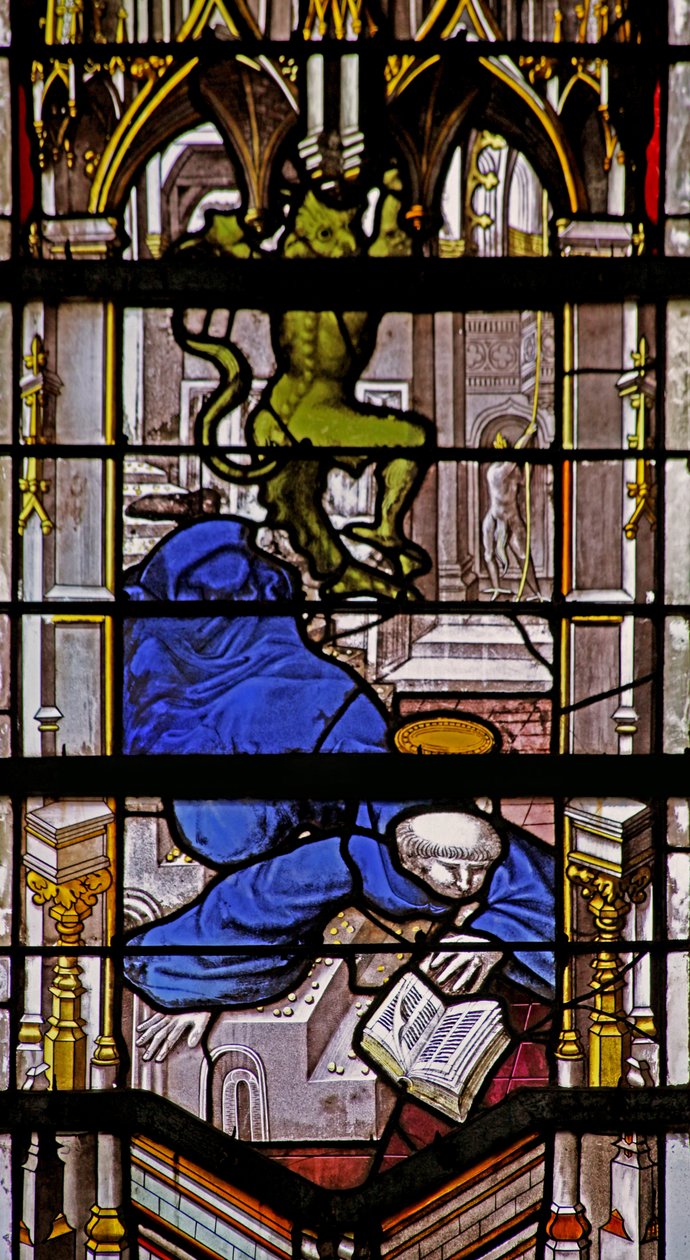 Fenêtre w27 représentant Saint Martin tombe dans les escaliers : un diable célèbre - French School