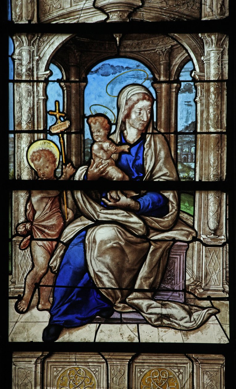 Vitrail w32 représentant la Vierge et l