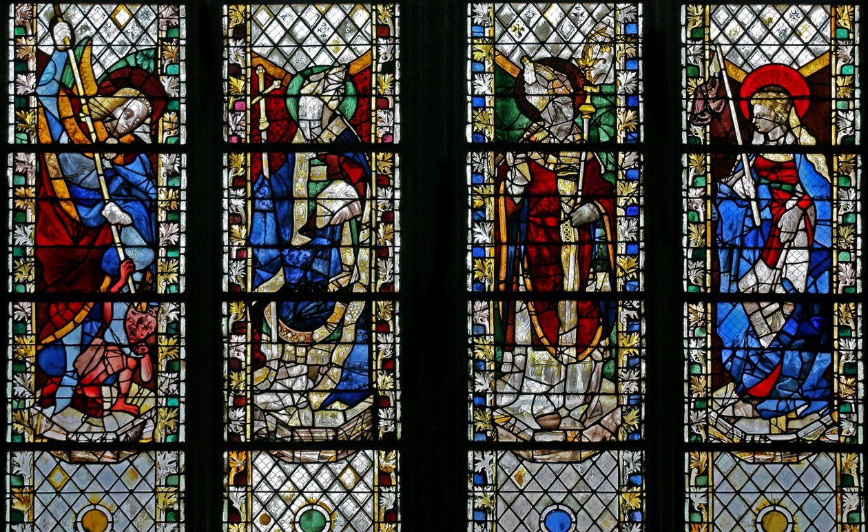 Fenêtre w49 représentant Saint Michel, Saint Julien, Saint Guillaume, Sainte Geneviève - French School